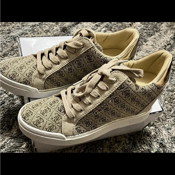 Guess Brown Multi Fabric Women's Flowurs Wedge Sneakers 9.5 Fashion Comfortable - Picture 1 of 8
